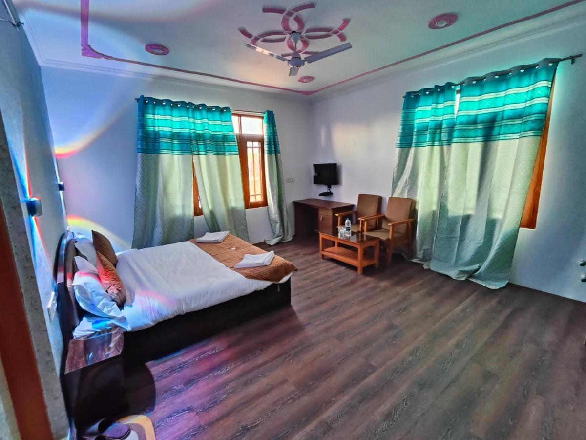 Roseline Inn Srīnagar Exteriér fotografie