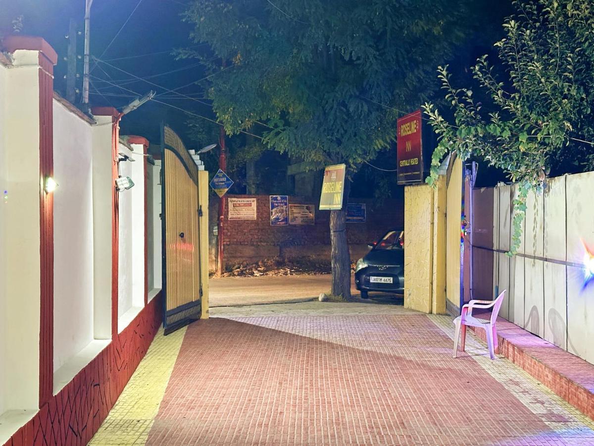 Roseline Inn Srīnagar Exteriér fotografie