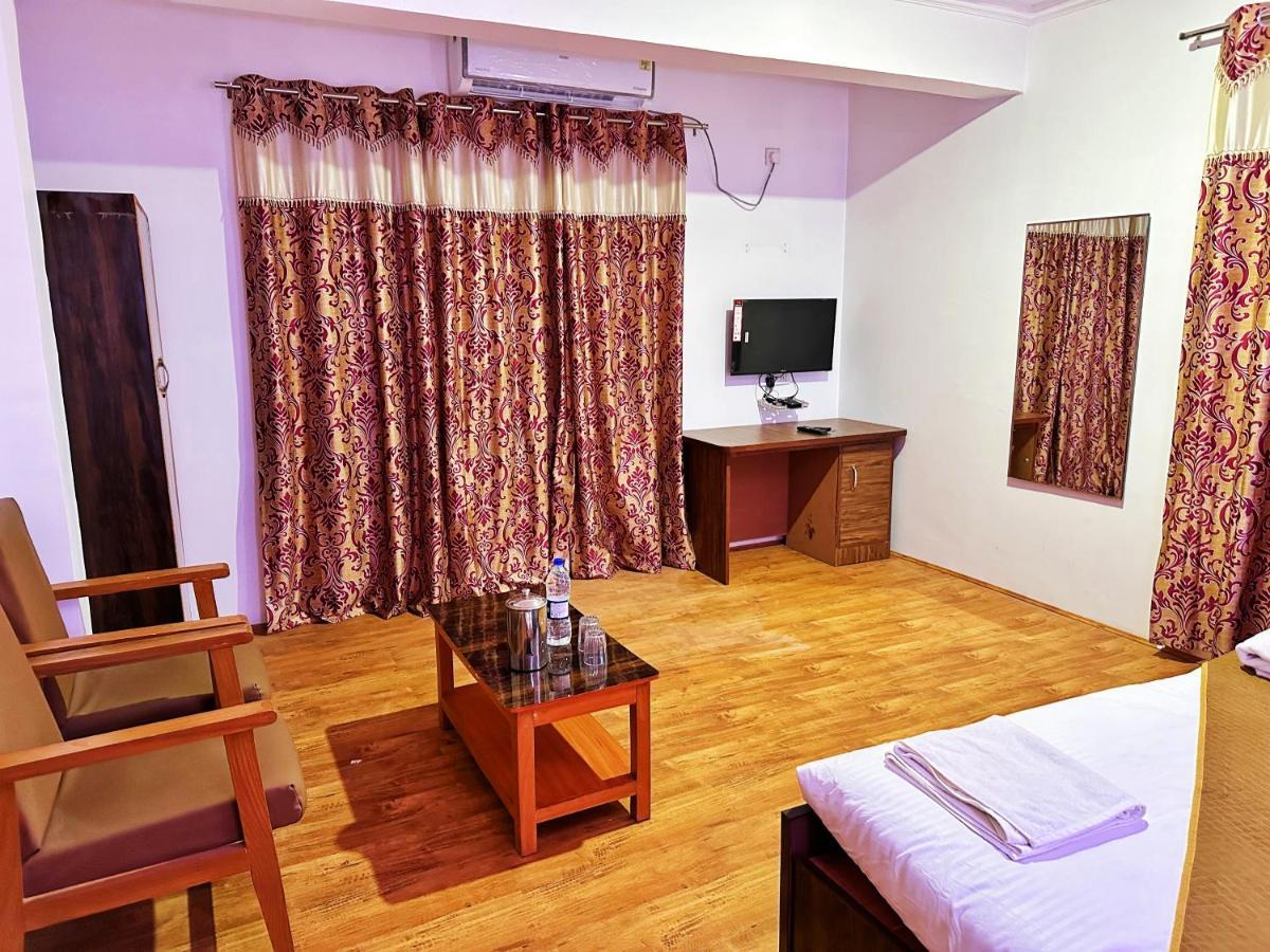 Roseline Inn Srīnagar Exteriér fotografie