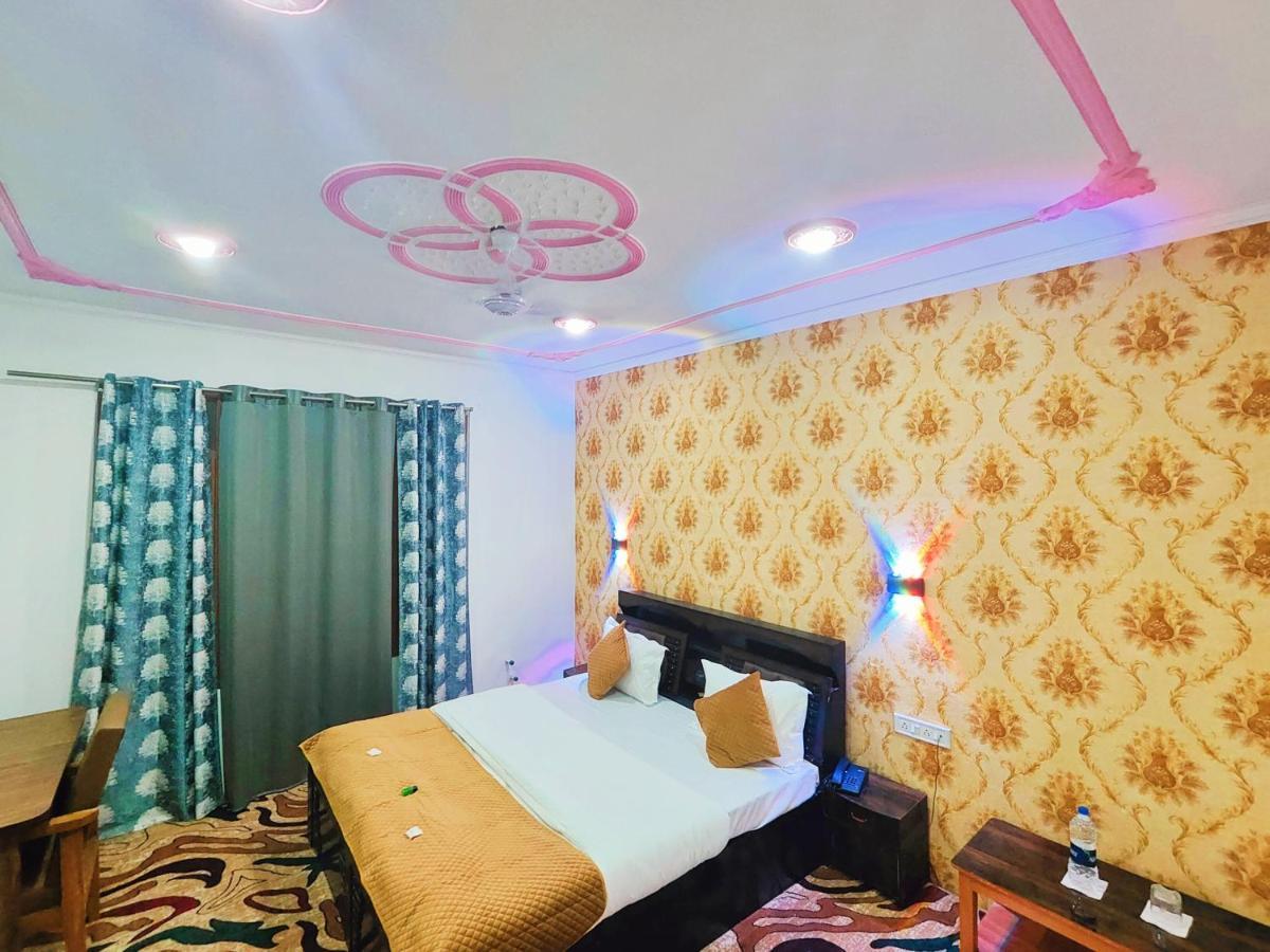 Roseline Inn Srīnagar Exteriér fotografie