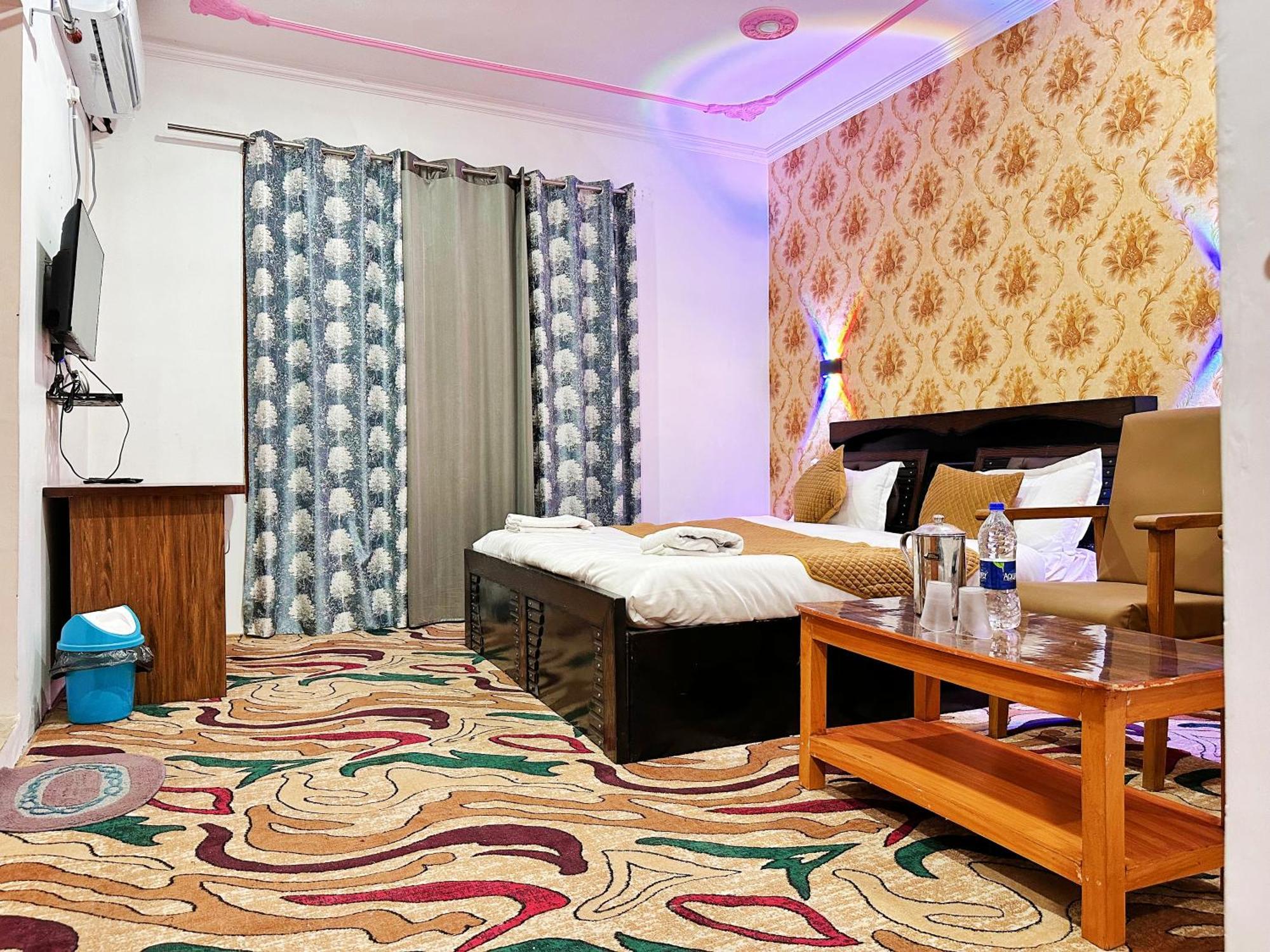 Roseline Inn Srīnagar Exteriér fotografie